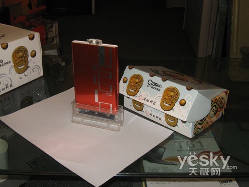 酒红色舞动Classic-2500移动硬盘盒128元
