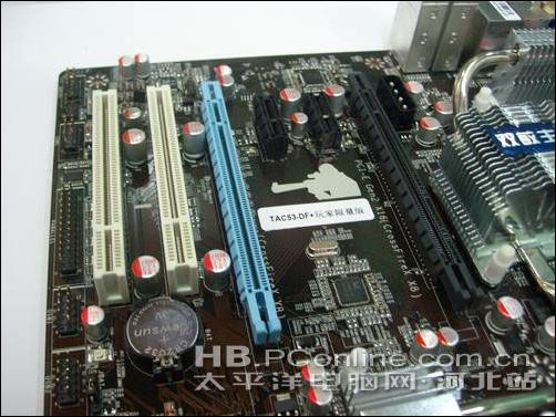 热管带显存双敏豪华限量790GX到货