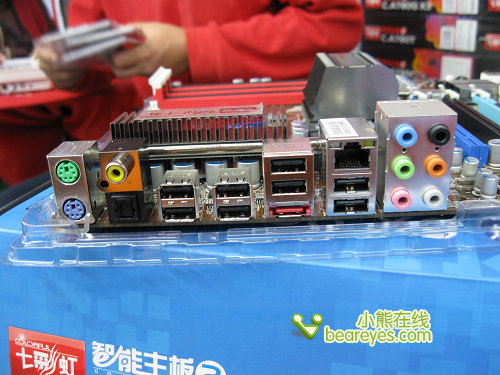 1999还送DDR3内存七彩虹多卡X58主板到货