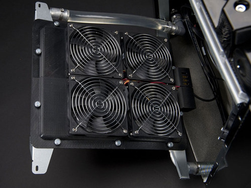 DIY没有不可能 超强油冷机箱横空出世_硬件_科技时代_新浪网