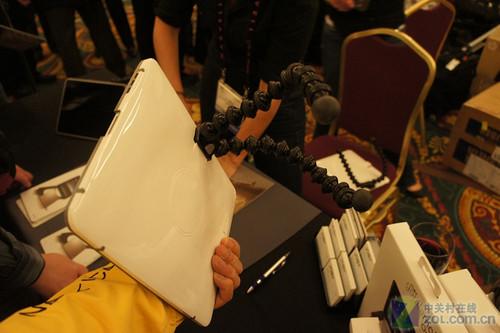 CES2011 COBY强悍ipad万能支架挂钩_硬件