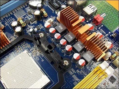 力挺DDR3 昂达N61PD3超低价入门级主板_硬