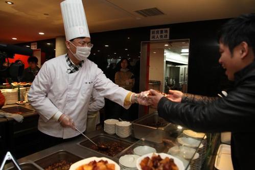 阿里巴巴CEO卫哲派发新年最特别红包(图)_互联网_科技时代_新浪网