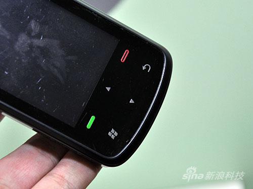 电信3G新机摩托A3300c现身中国通信展(2)