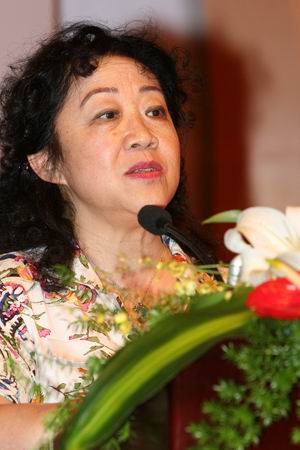 图文:中国信息产业商会会长张琪演讲_业界