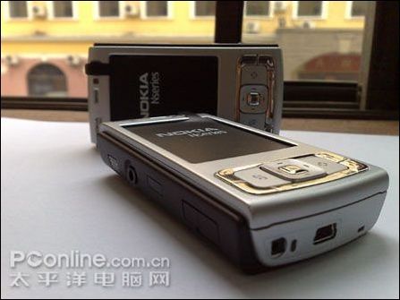 500万像素诺基亚GPS智能滑盖N95售5699
