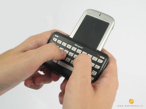 手机键够大才爽!独立QWERTY键盘诞生_手机