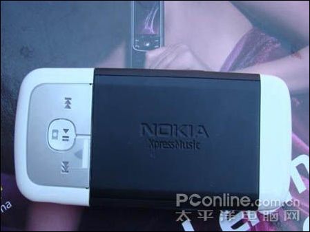 诺基亚5700旋转机身超炫的设计风格_手机