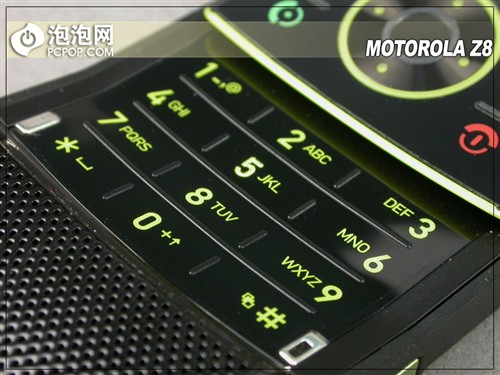 与众不同摩托罗拉滑盖智能Z8外观评测(4)