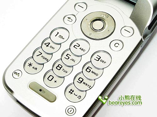 ������Walkman�����۵���W300c�л�����790