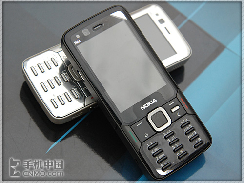 全能王者诺基亚N82手机黑白对比图赏(6)