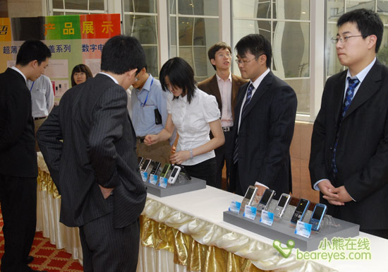 天语发布“in像”800万像素拍照手机
