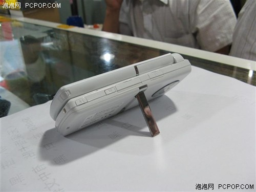 极品砖头！日系手机再次浇fans们冷水