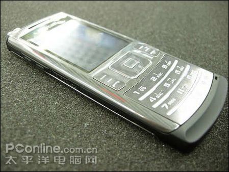 极薄极致全金属三星U808国美登场