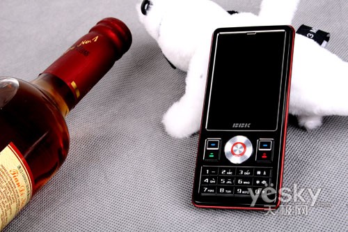“声色”兼备!1500元左右女性音乐手机导购