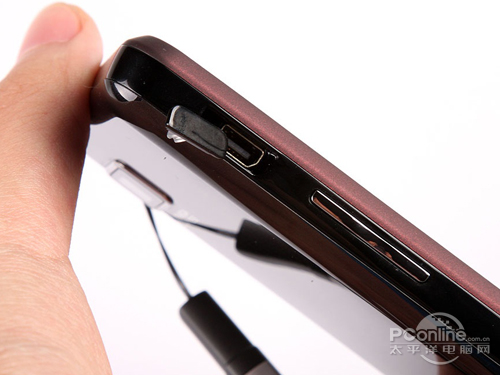 支持CMMB移动电视 酷派F800智能手机热卖_