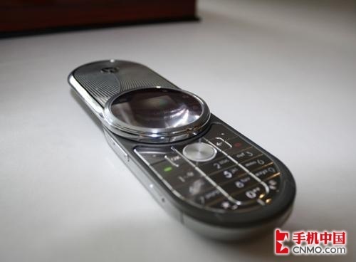 旋转的奢华 摩托罗拉AURA R1价格稳定_手机