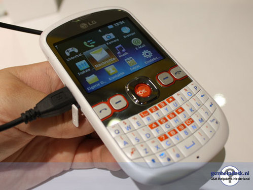 直板全键盘社交新宠 LG C300 Town公布_手机