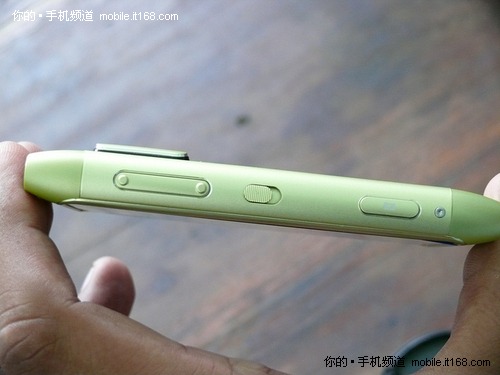 老大终于发飙 诺基亚N8上市售价6999元_手机