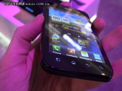 强劲双核安卓手机LGP970售2280元