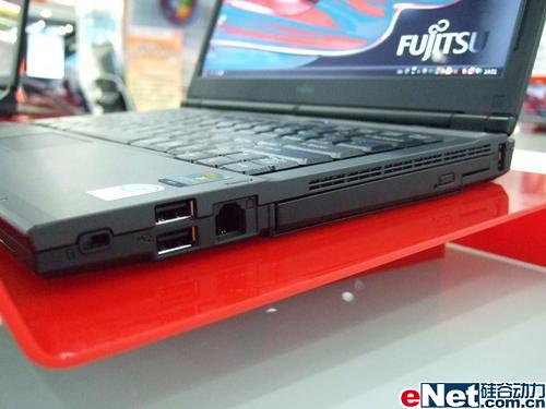 13.3Ӣ��DVD˫���¼��ʿͨS6410����