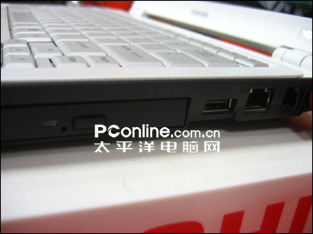 雪降重庆东芝13寸冰雪白M612现卖8900