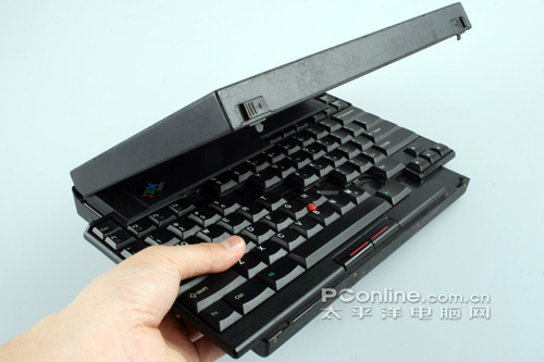 经典重温!Thinkpad 701cs蝴蝶键盘笔记本回味