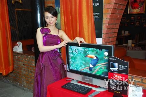 就是看美女模特穿着暴露发布会再起艳照门