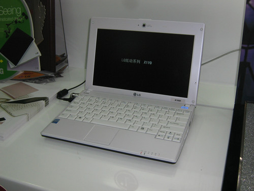 ����Я�¾�LGX110��ϵATOM+160GС��������