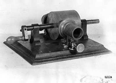 1877年爱迪生发明留声机_科学探索