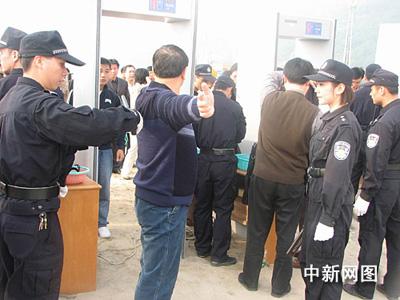 ͼ�ģ��Ϻ�һ��������סˮ����