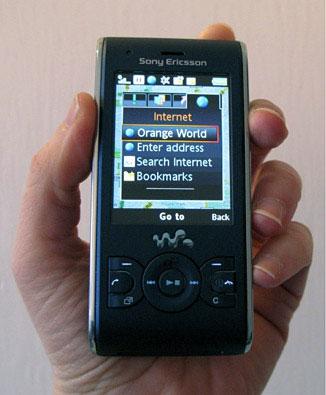 摇晃控制的音乐手机索尼爱立信W595评测_手机