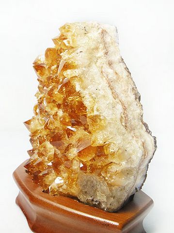 黄水晶原矿