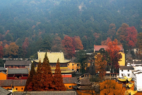  Jiuhua Mountain: Ancient Temple Reflects Colors