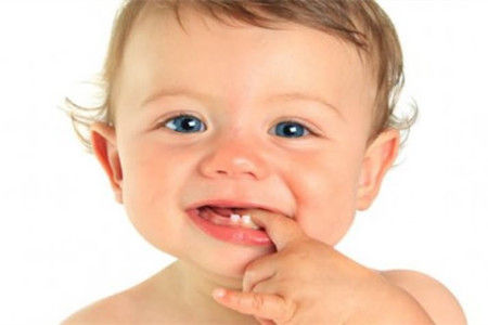 专家问答:儿童牙医朱涛答宝宝长牙期的常见状