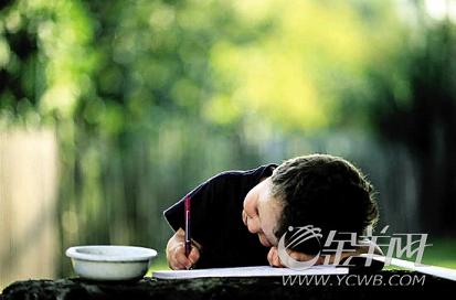 颈椎病为何缠上小小读书郎