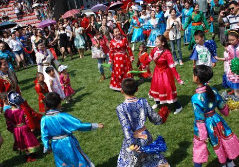 在京蒙古族欢度民族节日那达慕(组图)