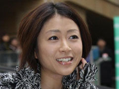 宇多田光赞爱子下体美