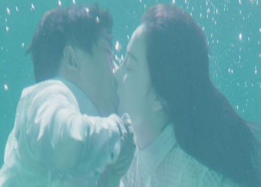 《青春》片花张馨予深吻