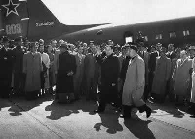 1954年4月26日，日内瓦会议召开