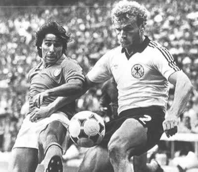 1982年6月13日,第十二届世界杯足球赛开幕