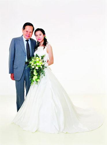 杨振宁翁帆夫妇新婚照曝光