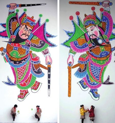 最大手绘年画门神亮相。 最大手绘年画门神亮相。
