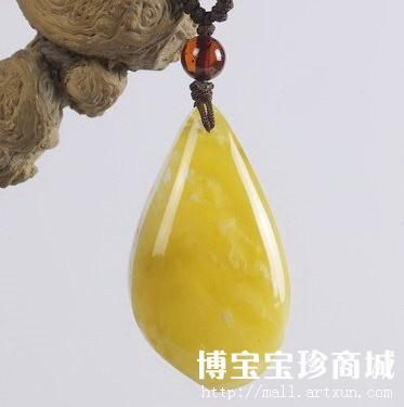 天然琥珀吊坠：含有药用价值的另类首饰_翡翠玉石_新浪收藏_新浪网