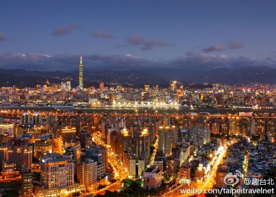 基隆河畔夜景 基隆河畔夜景