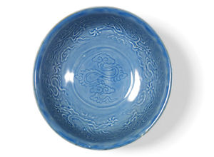 Lot223 明洪武 外酱釉内蓝釉印花云龙纹大碗 Lot223 明洪武 外酱釉内蓝釉印花云龙纹大碗