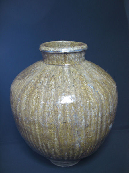 图2-古常滑陶罐