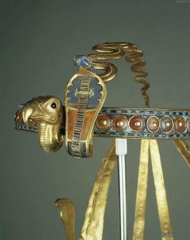 古埃及法老图坦卡蒙王座上的眼镜蛇装饰,古埃及文明,古埃及新王朝第18
