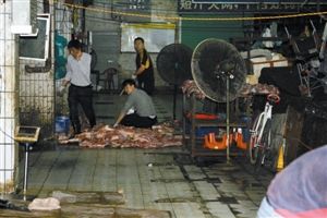 深圳布吉肉菜市场每天售出近万斤问题猪肉|问