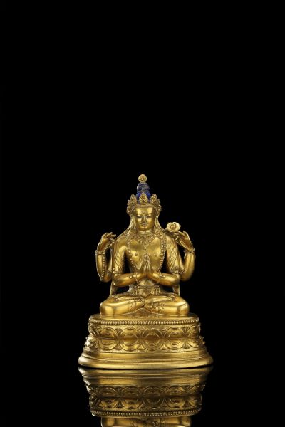 17-18世纪 铜鎏金四臂观音 喀尔喀蒙古(扎纳巴扎尔风格) H: 16.5cm 17-18世纪 铜鎏金四臂观音 喀尔喀蒙古(扎纳巴扎尔风格) H: 16.5cm